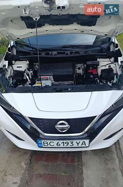 Хэтчбек Nissan Leaf 2019 в 