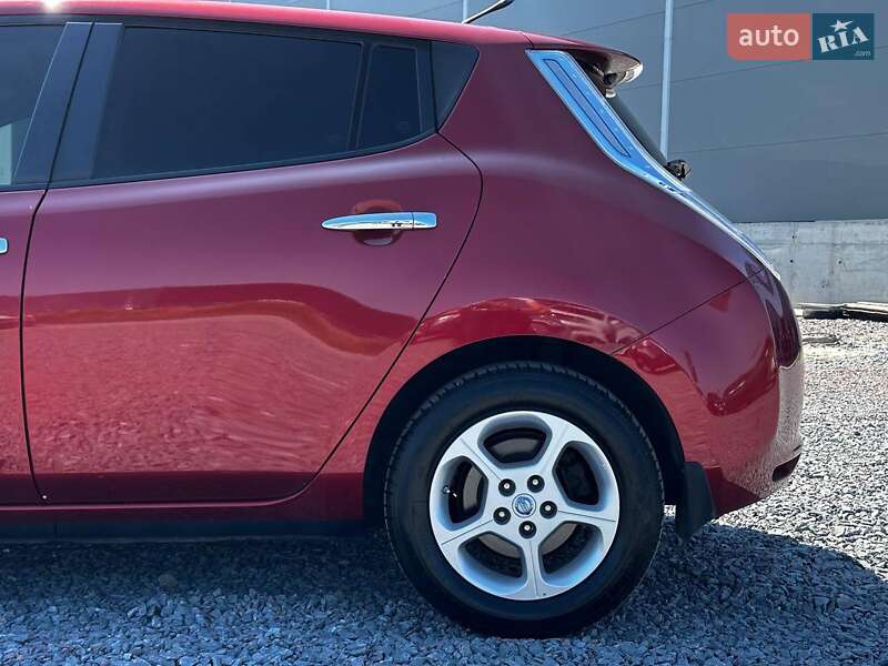 Хэтчбек Nissan Leaf 2012 в Львове