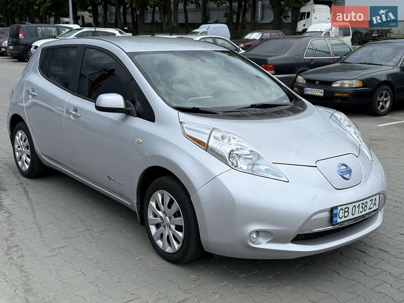 Хетчбек Nissan Leaf 2015 в Чернігові