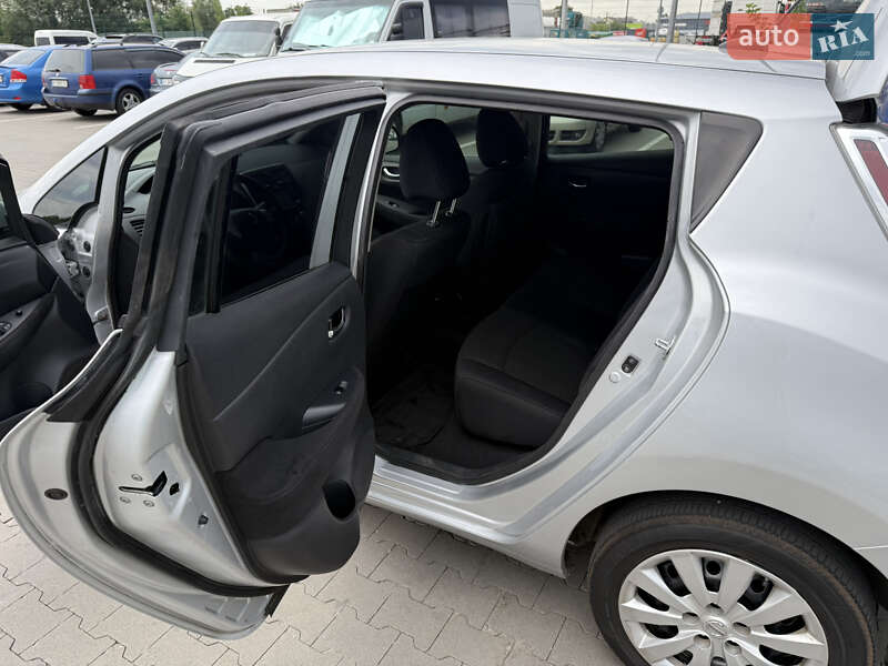 Хетчбек Nissan Leaf 2015 в Чернігові