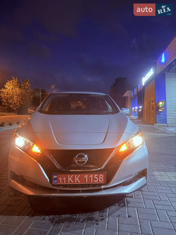 Хэтчбек Nissan Leaf 2022 в Киеве