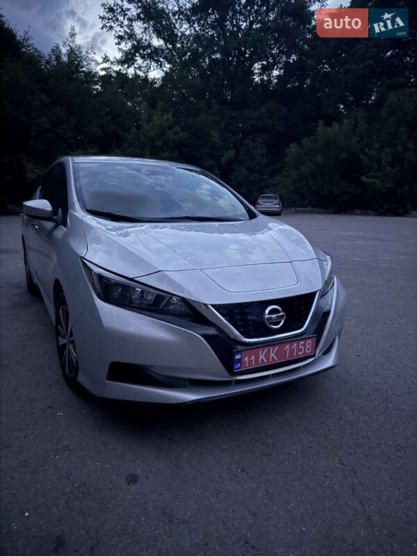Хэтчбек Nissan Leaf 2022 в Киеве
