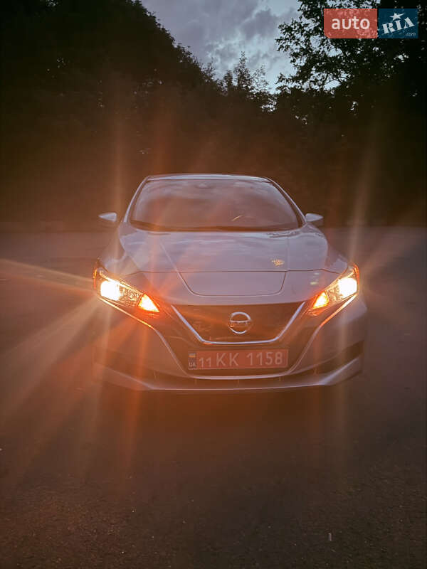 Хэтчбек Nissan Leaf 2022 в Киеве