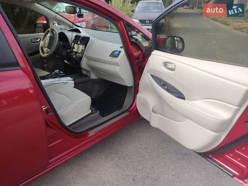 Хэтчбек Nissan Leaf 2011 в Виннице