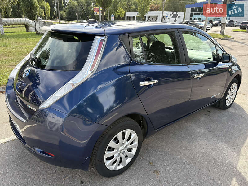 Хэтчбек Nissan Leaf 2016 в Кременчуге