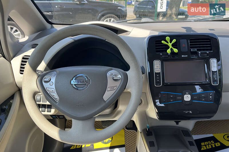Хэтчбек Nissan Leaf 2011 в Коломые
