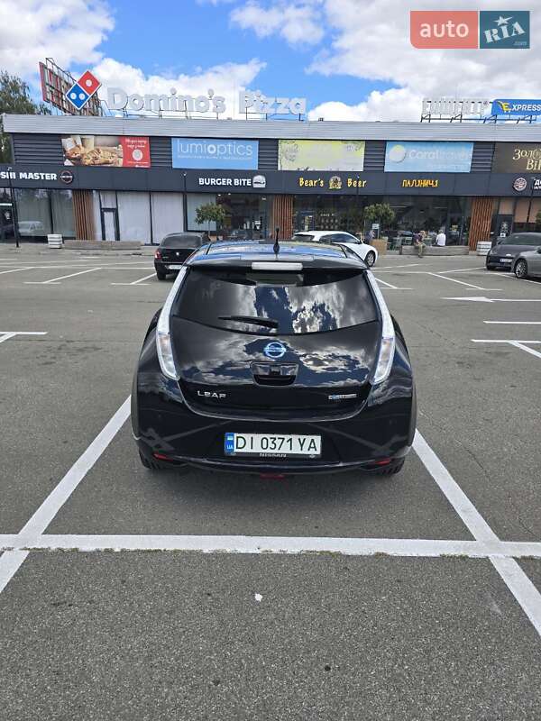 Хэтчбек Nissan Leaf 2012 в Киеве