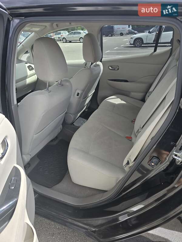 Хэтчбек Nissan Leaf 2012 в Киеве
