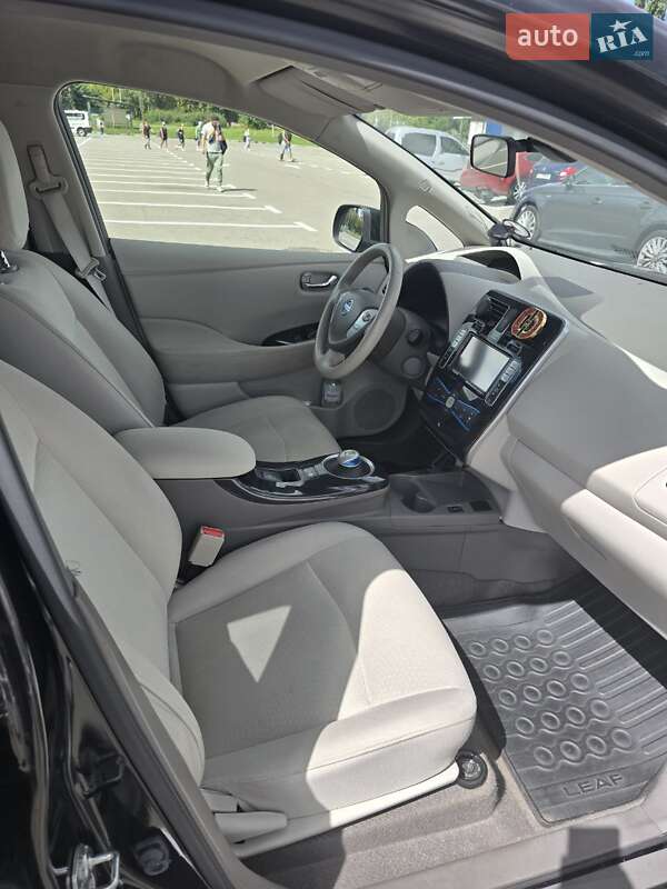 Хэтчбек Nissan Leaf 2012 в Киеве