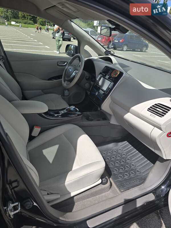 Хэтчбек Nissan Leaf 2012 в Киеве