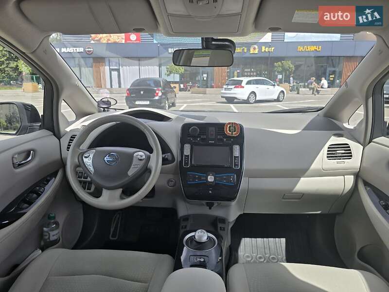 Хэтчбек Nissan Leaf 2012 в Киеве