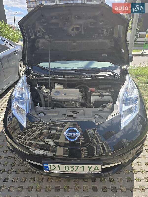 Хэтчбек Nissan Leaf 2012 в Киеве