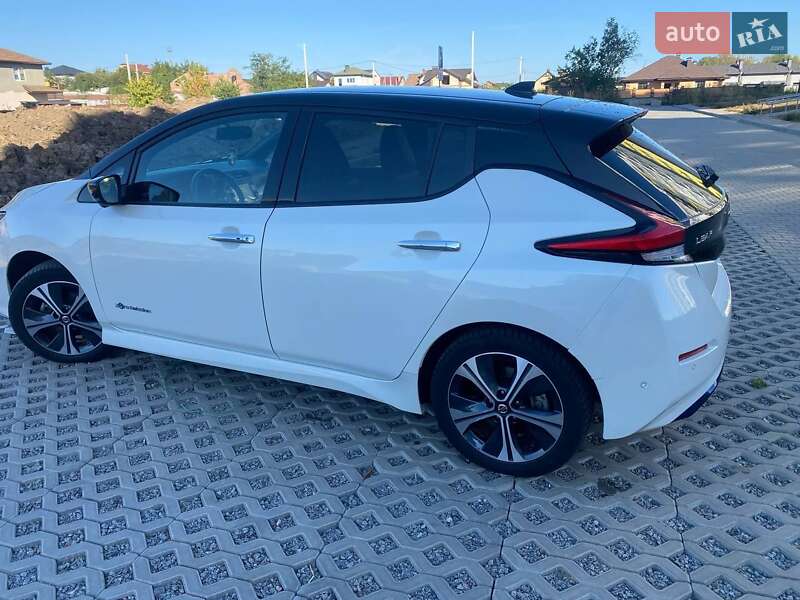 Хэтчбек Nissan Leaf 2019 в Каменском