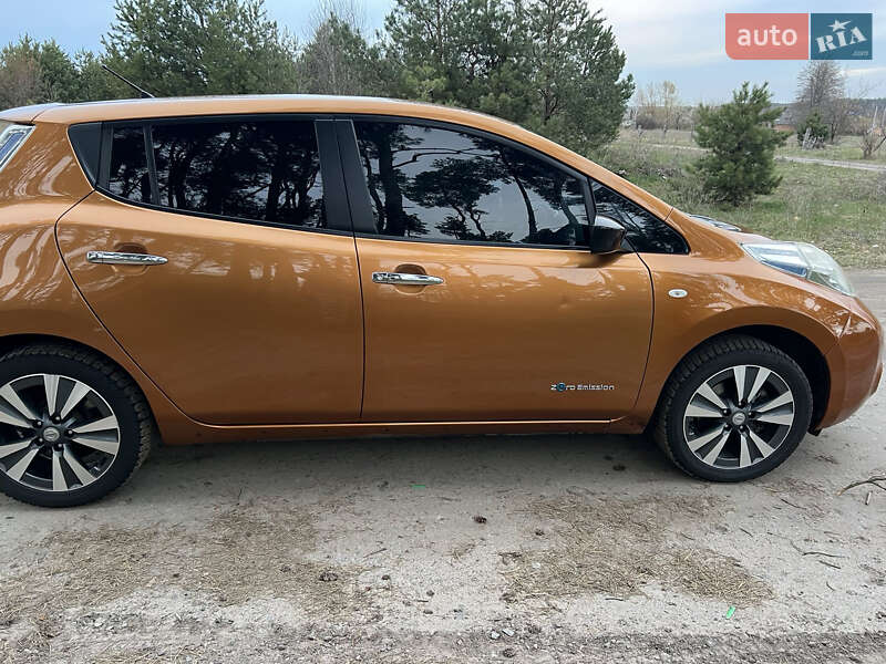 Хетчбек Nissan Leaf 2017 в Житомирі