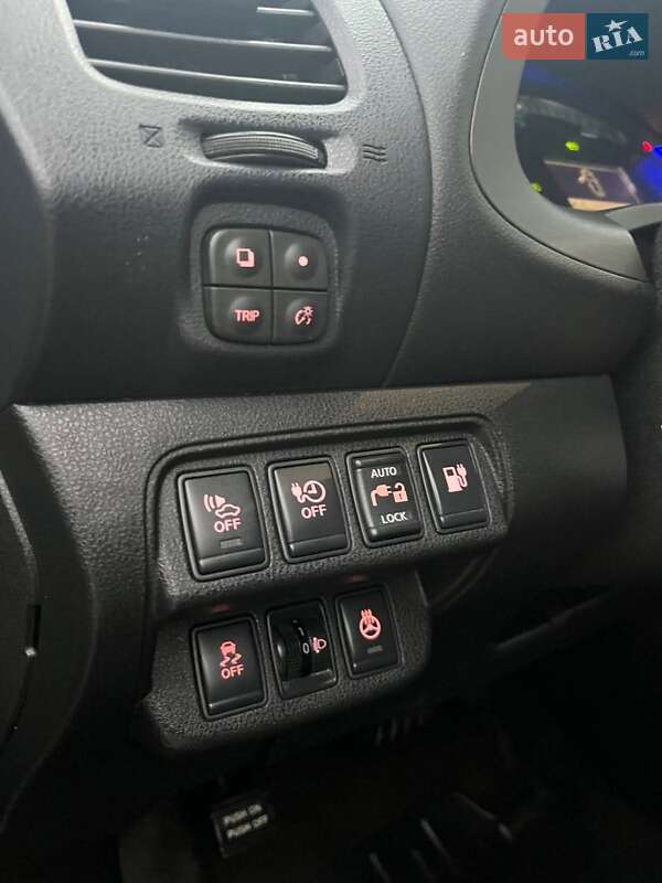 Хэтчбек Nissan Leaf 2015 в Первомайске