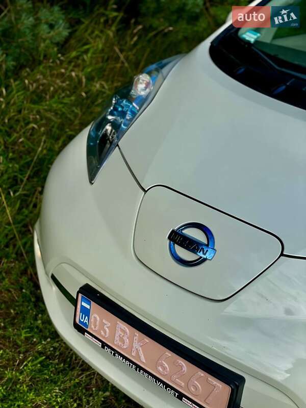 Хэтчбек Nissan Leaf 2012 в Золочеве