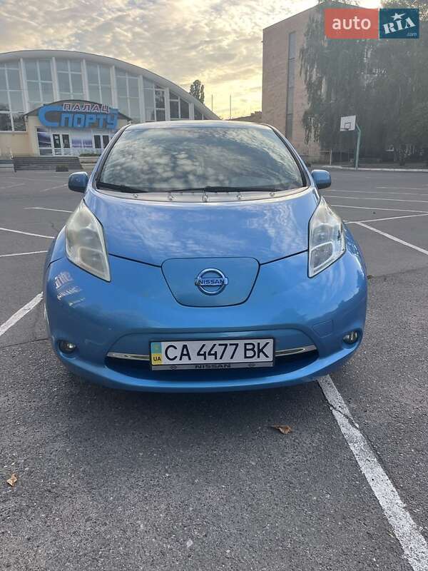 Хэтчбек Nissan Leaf 2011 в Черкассах
