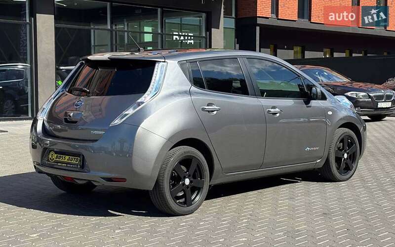 Хэтчбек Nissan Leaf 2015 в Черновцах