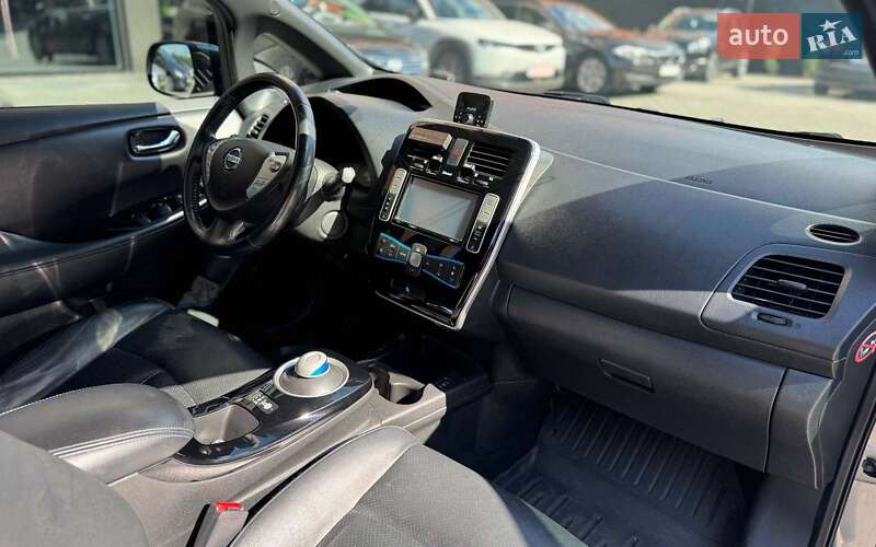 Хэтчбек Nissan Leaf 2015 в Черновцах