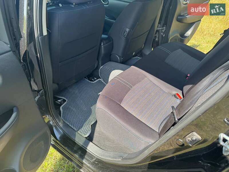 Хэтчбек Nissan Leaf 2014 в Змиеве