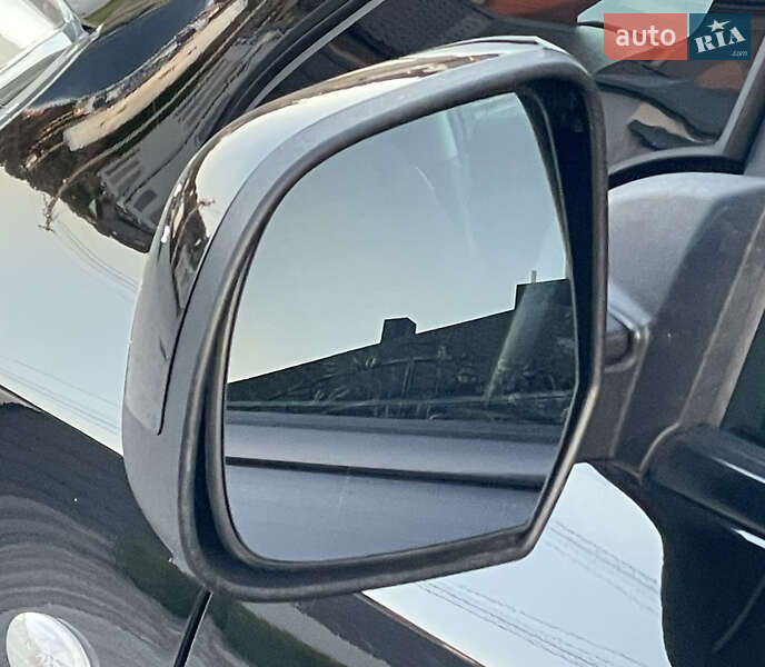 Хэтчбек Nissan Leaf 2015 в Ровно