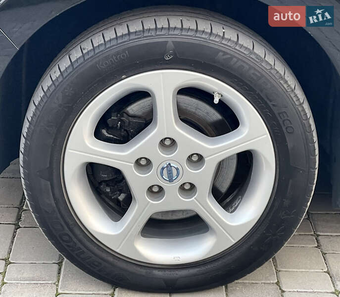 Хэтчбек Nissan Leaf 2015 в Ровно