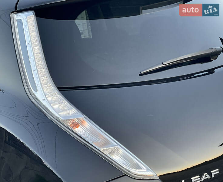 Хэтчбек Nissan Leaf 2015 в Ровно