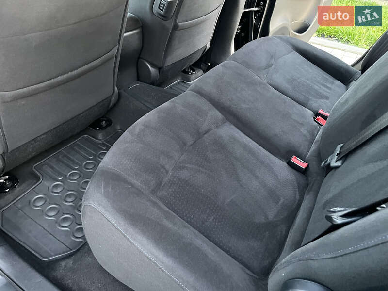 Хэтчбек Nissan Leaf 2015 в Ровно