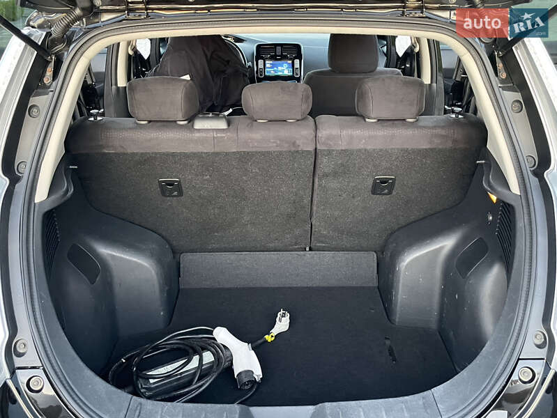 Хэтчбек Nissan Leaf 2015 в Ровно