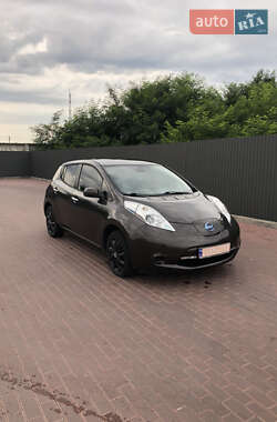 Хэтчбек Nissan Leaf 2016 в Сарнах