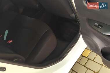 Хэтчбек Nissan Leaf 2014 в 