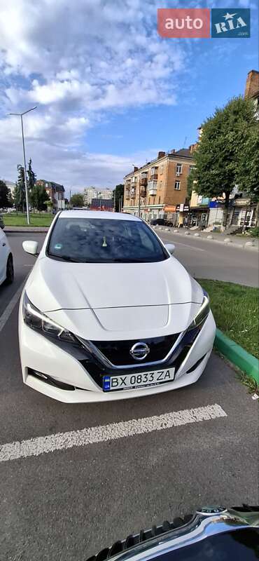 Хэтчбек Nissan Leaf 2018 в Хмельницком