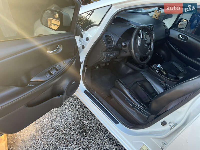 Хэтчбек Nissan Leaf 2014 в Днепре