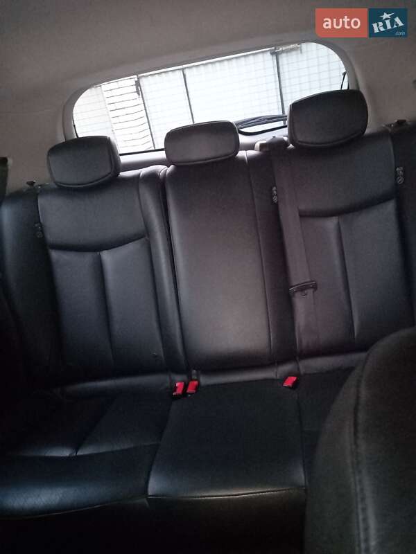 Хэтчбек Nissan Leaf 2013 в Заставной фото 6 Хэтчбек Nissan Leaf 2013 в Заставной