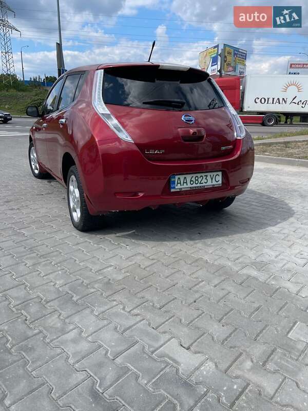 Хэтчбек Nissan Leaf 2012 в Киеве