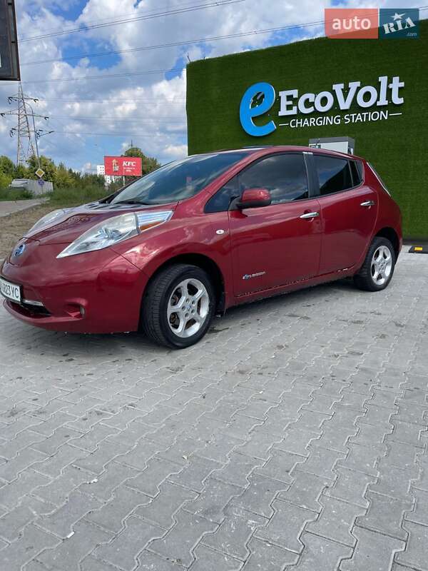 Хэтчбек Nissan Leaf 2012 в Киеве