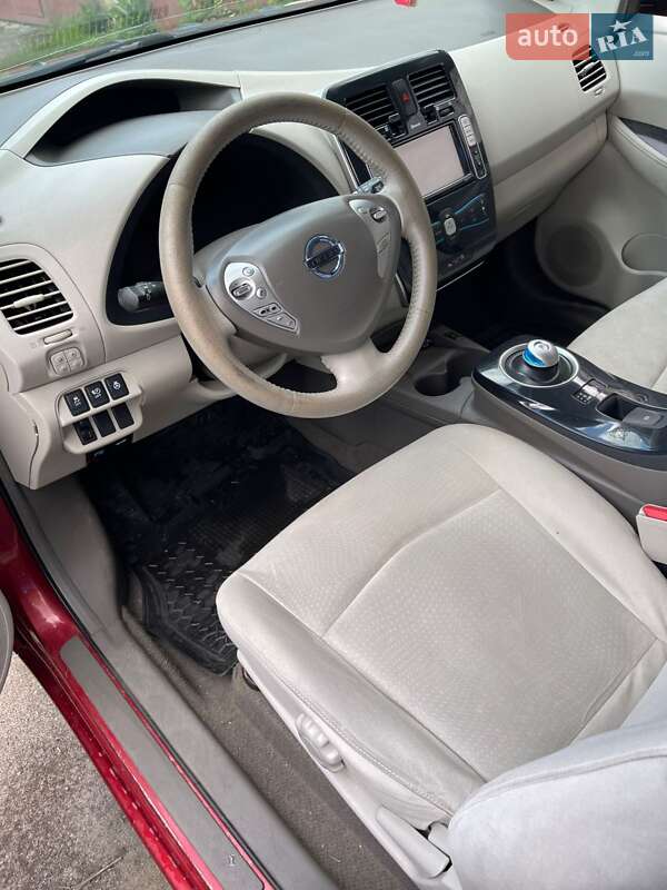 Хэтчбек Nissan Leaf 2012 в Киеве