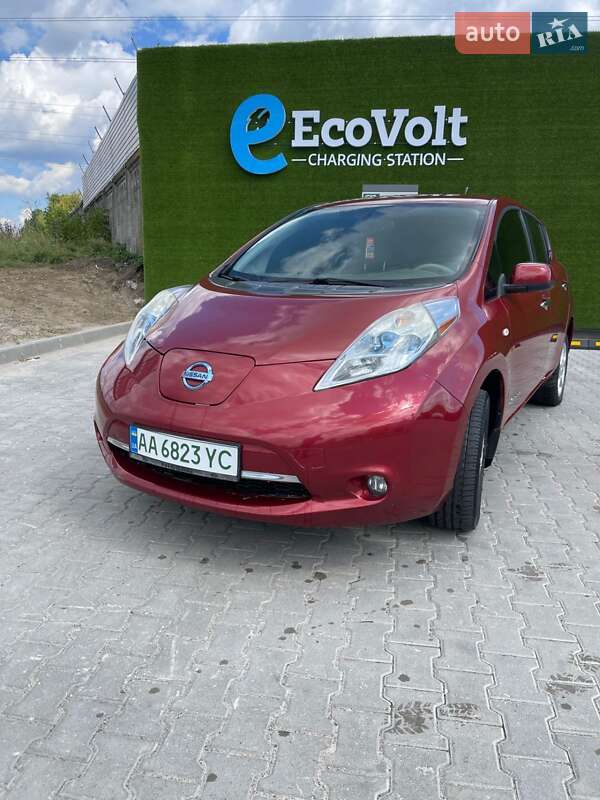 Хэтчбек Nissan Leaf 2012 в Киеве