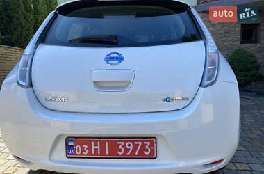 Хетчбек Nissan Leaf 2014 в 
