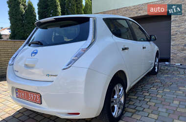 Хетчбек Nissan Leaf 2014 в 