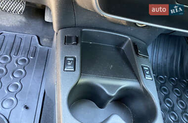 Хетчбек Nissan Leaf 2014 в 