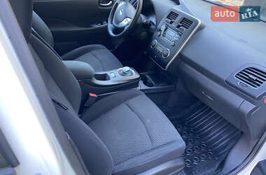 Хетчбек Nissan Leaf 2014 в 