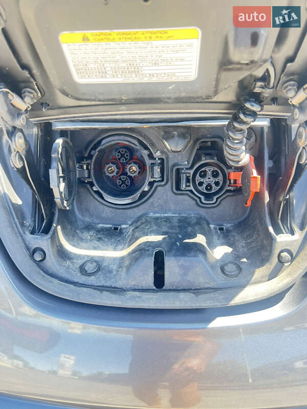 Хэтчбек Nissan Leaf 2015 в Черноморске фото 26 Хэтчбек Nissan Leaf 2015 в Черноморске