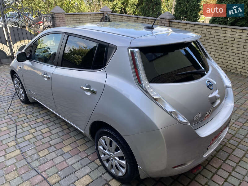Хэтчбек Nissan Leaf 2015 в Черновцах
