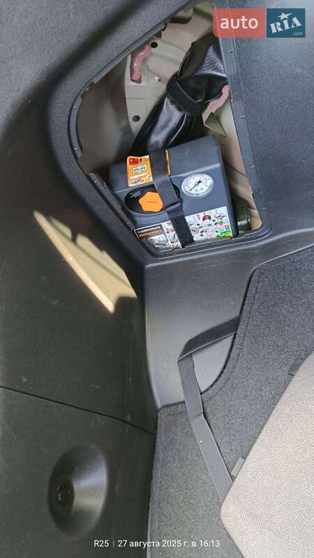 Хетчбек Nissan Leaf 2013 в Кременчуці фото 17 Хетчбек Nissan Leaf 2013 в Кременчуці