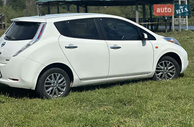 Хетчбек Nissan Leaf 2013 в Гощі