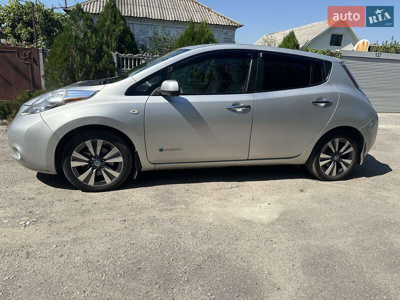 Хэтчбек Nissan Leaf 2014 в Днепре фото 7 Хэтчбек Nissan Leaf 2014 в Днепре