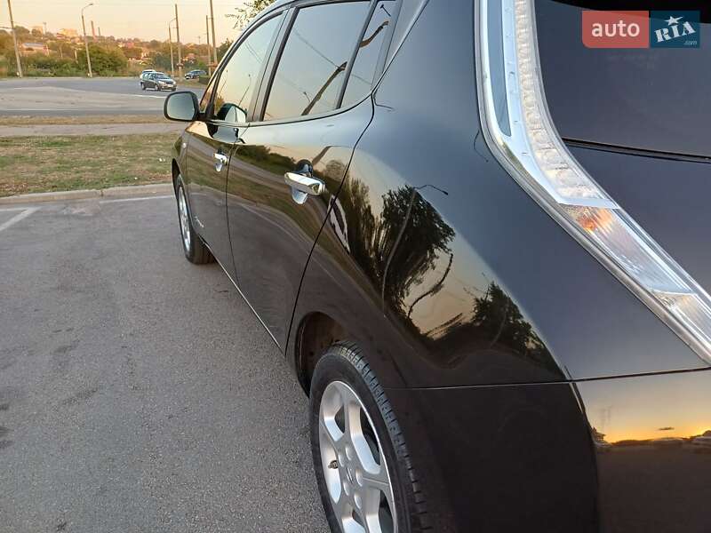 Хэтчбек Nissan Leaf 2016 в Запорожье фото 9 Хэтчбек Nissan Leaf 2016 в Запорожье