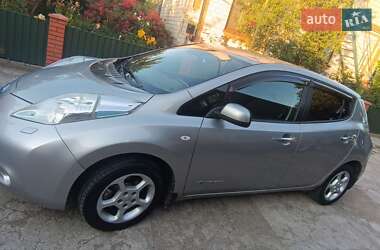 Хэтчбек Nissan Leaf 2015 в Немирове
