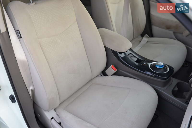 Хэтчбек Nissan Leaf 2012 в Луцке